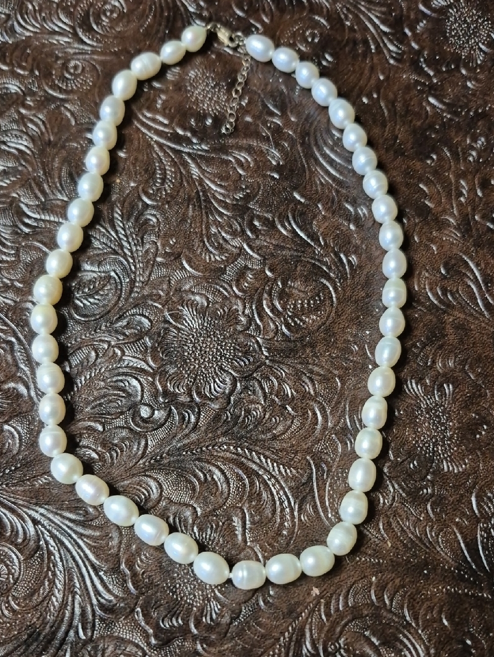 Vintage White Freshwater Pearl Necklace - Elegant Women's Jewelry